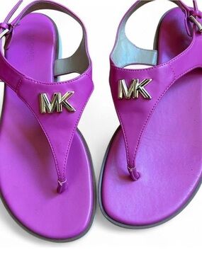 Michael Kors pink Sandals gold logo size 8